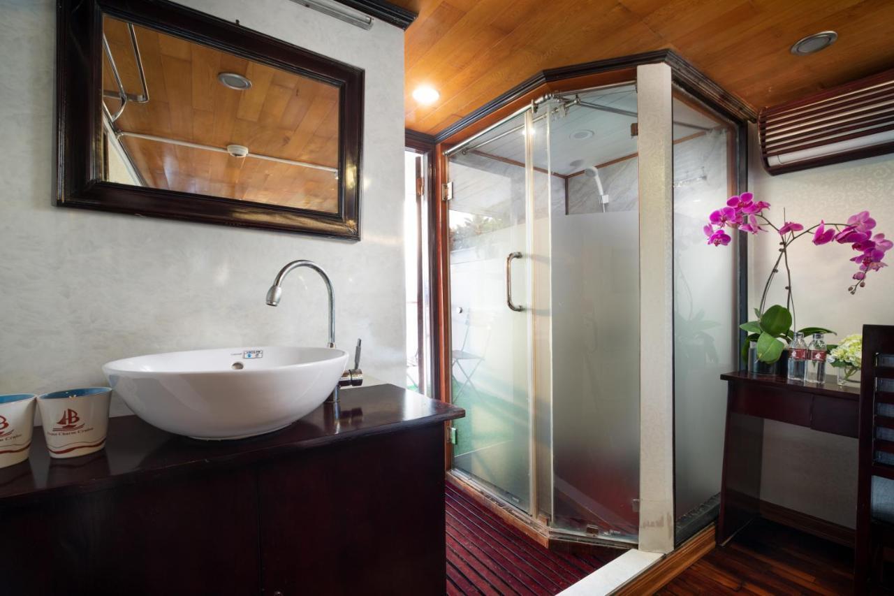 Charm Boutique Cruise Hotel Ha Long Exterior photo